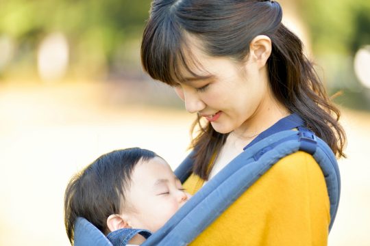 【赤ちゃんの抱っこ紐】種類や方法と新生児から長く使えるおすすめ